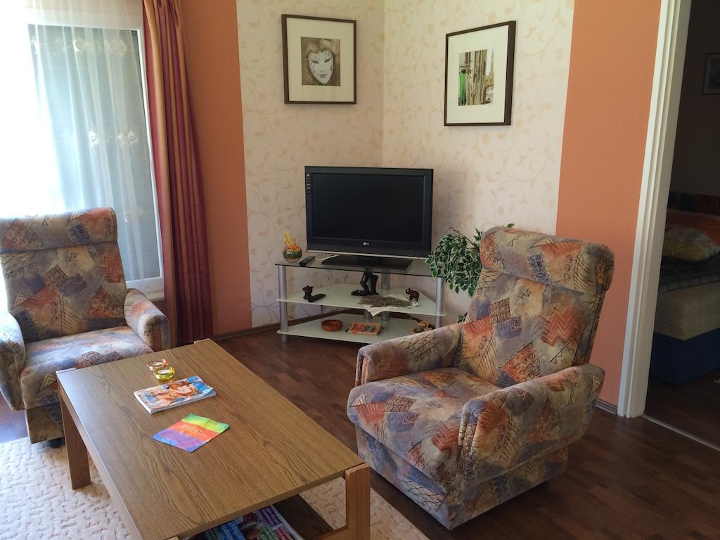 Frankie I. Apartment Balatongyorok